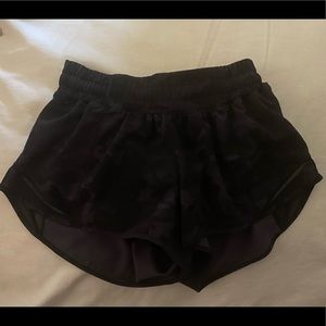 Lululemon Hotty hot shorts size 4